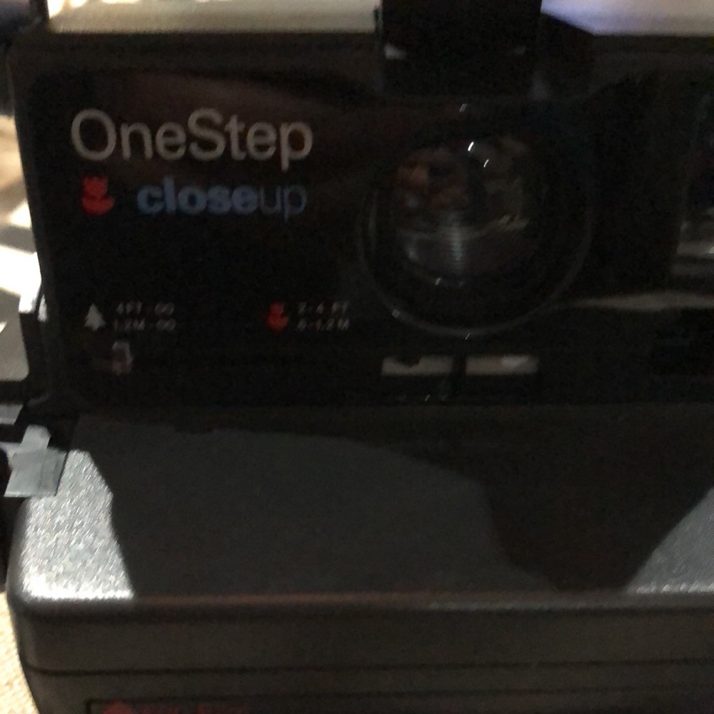Polaroid OneStep closeup - Picture 6 of 10